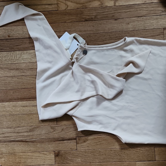 Cream colored top - Picture 3 of 10